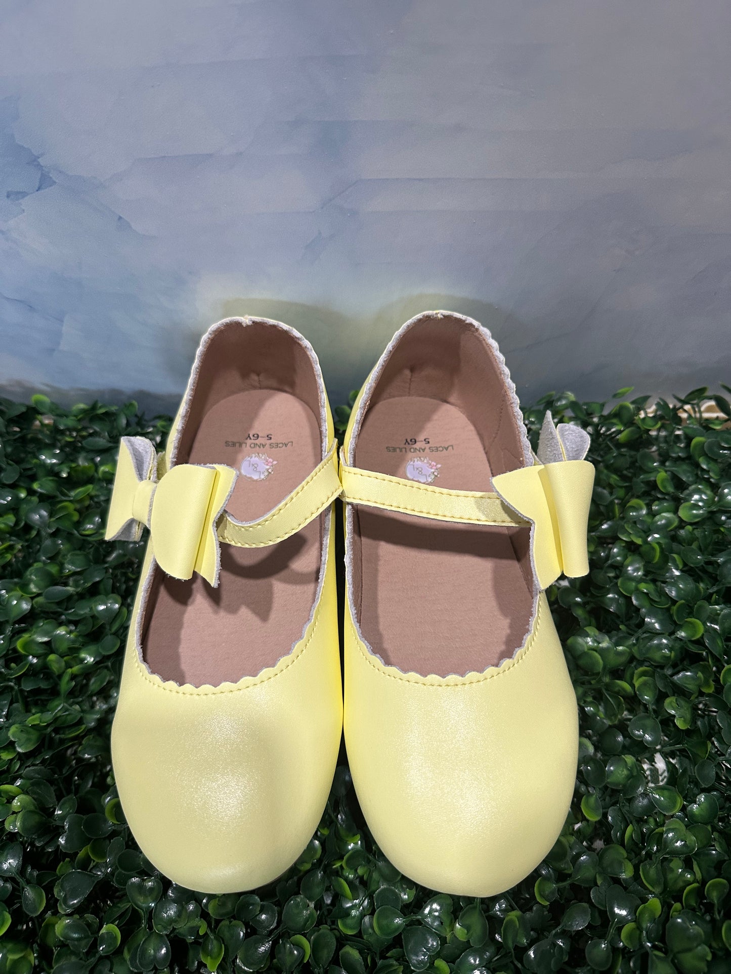 Dahlia Flats Pastel Yellow