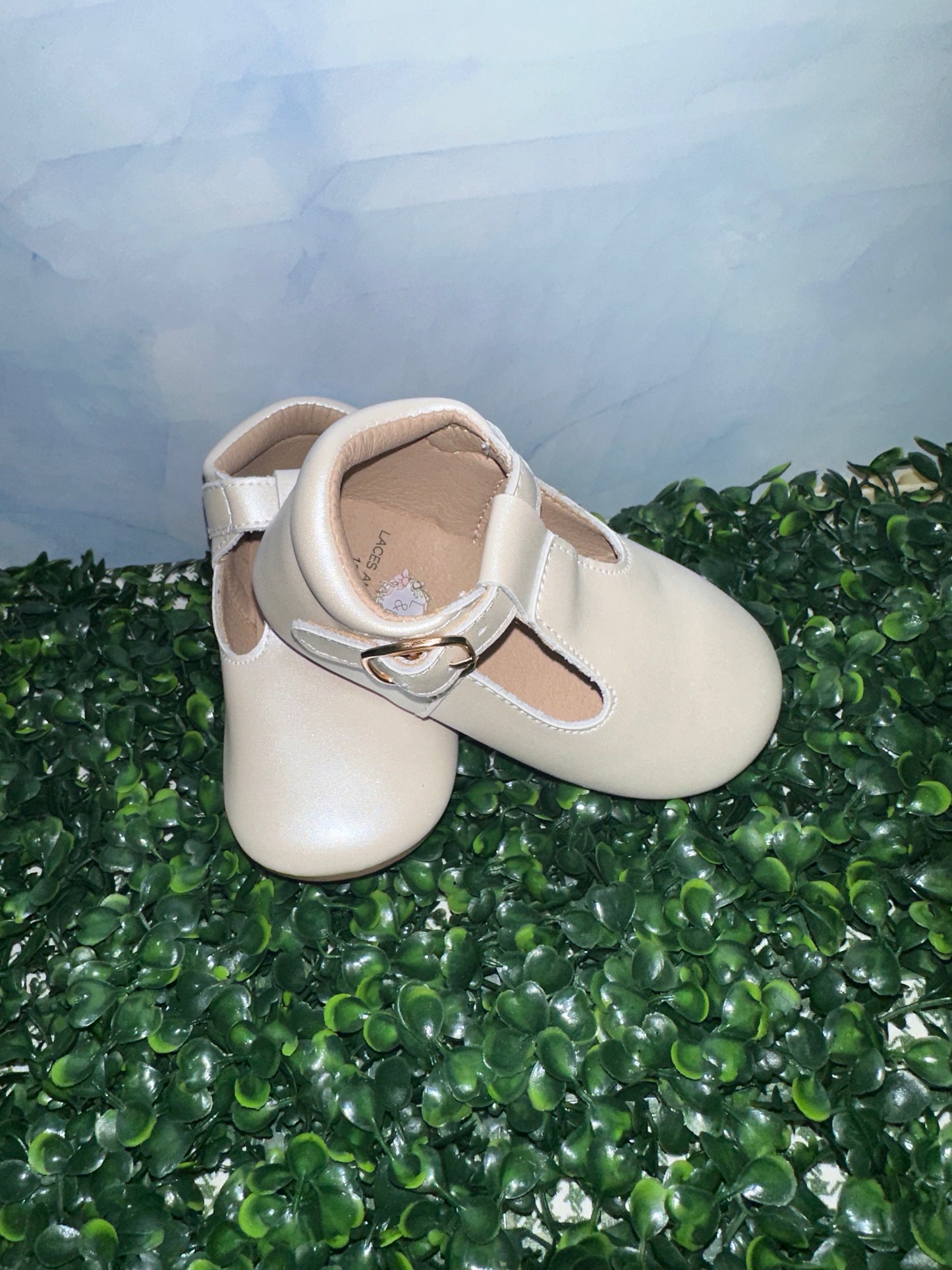 Iris Flats Pastel Pearl White