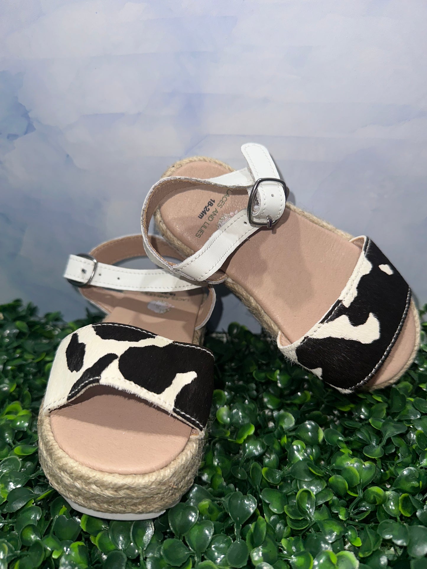 Olivia Wedge Sandals Cow