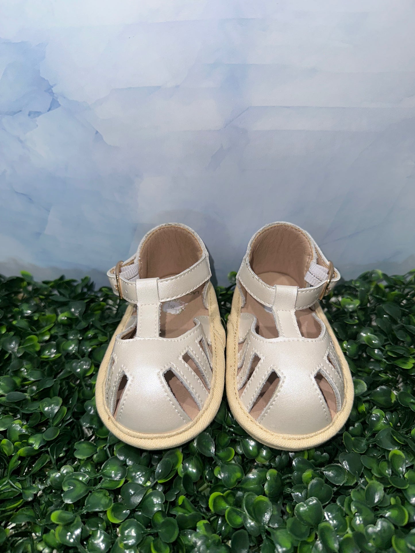 Daisy Sandals Pastel White