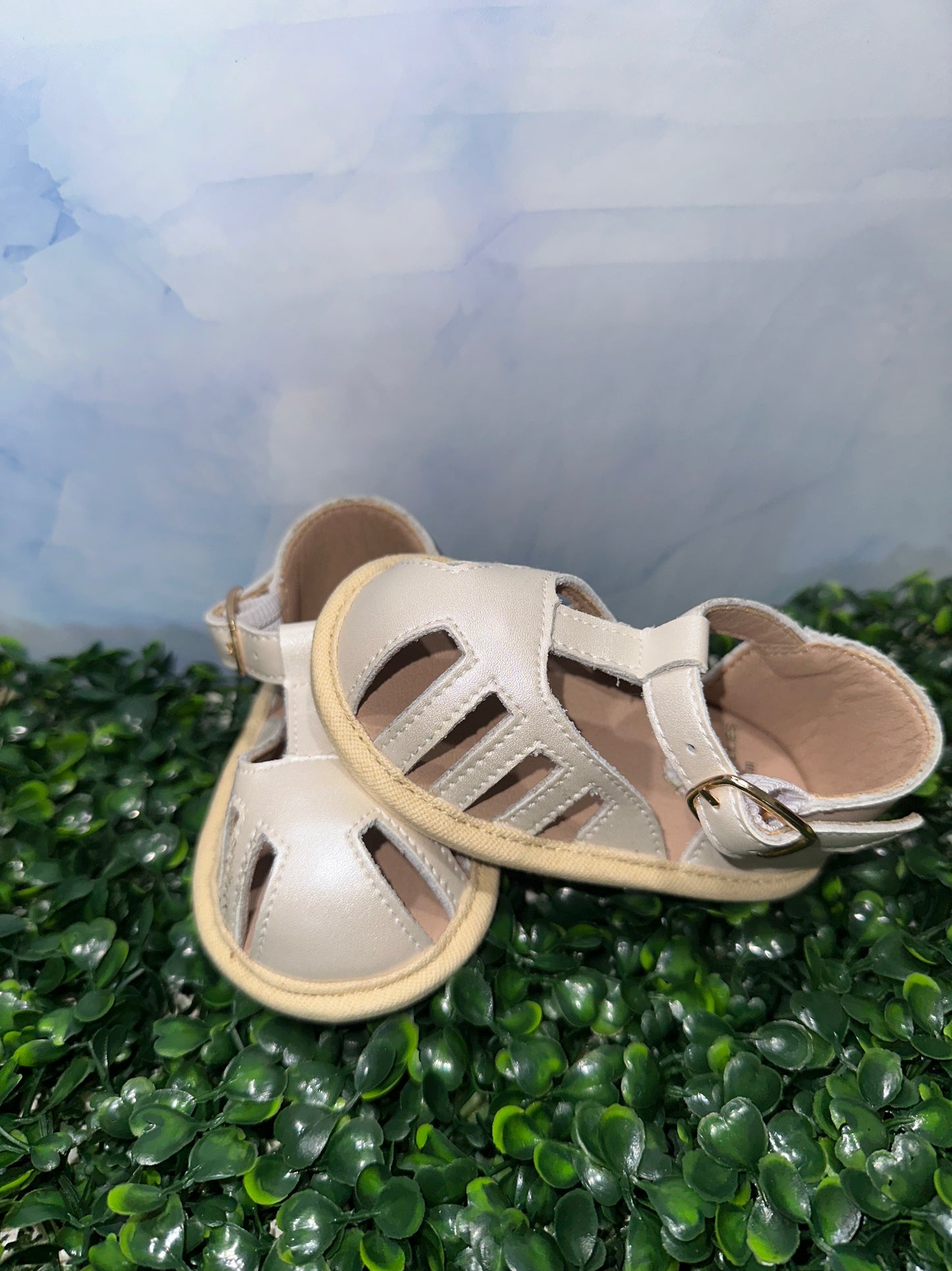 Daisy Sandals Pastel White