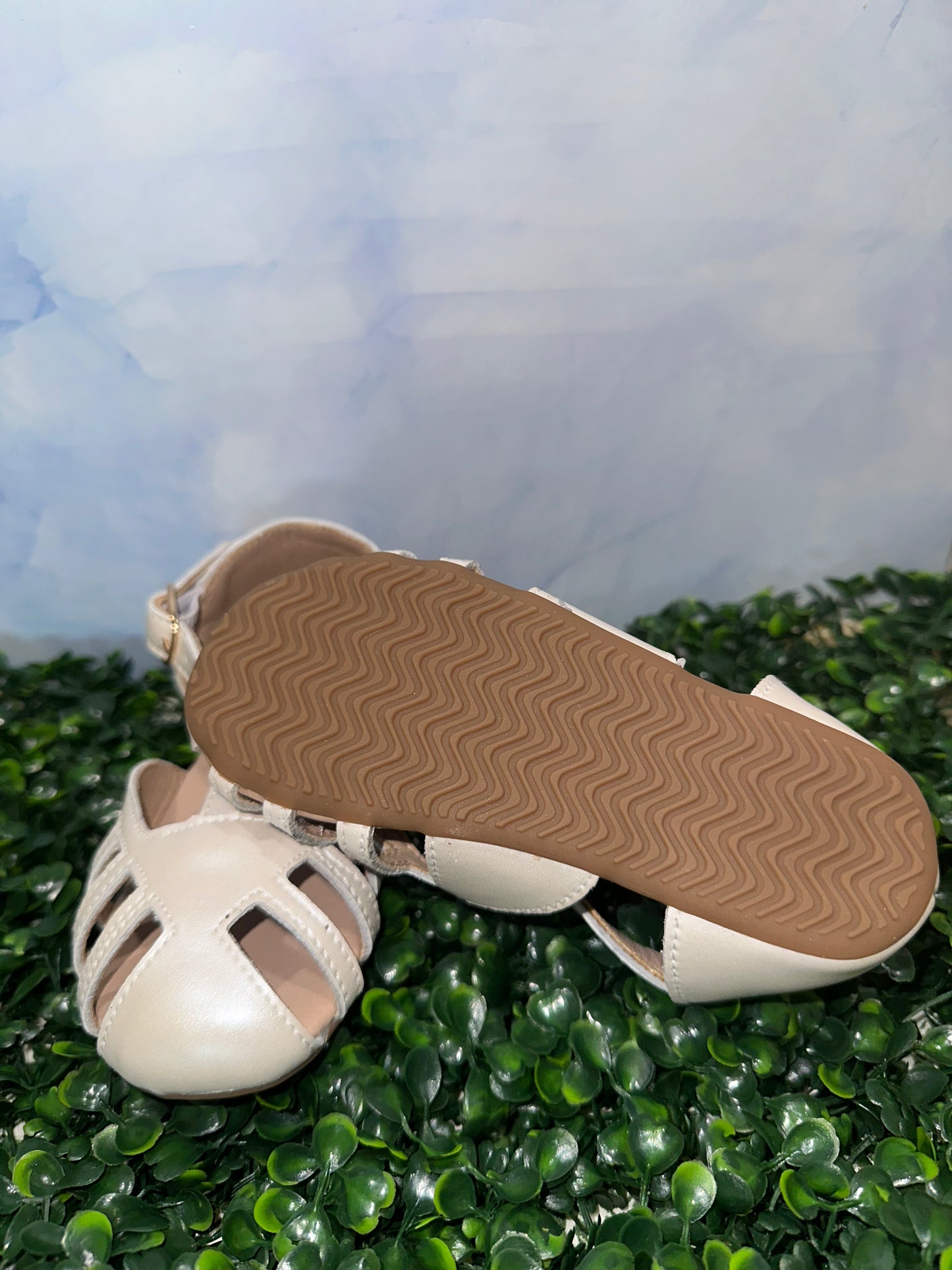 Daisy Sandals Pastel White