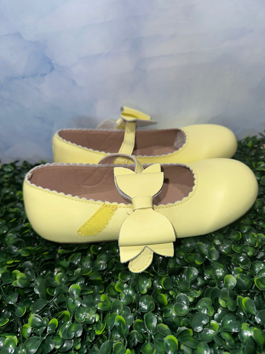 Dahlia Flats Pastel Yellow