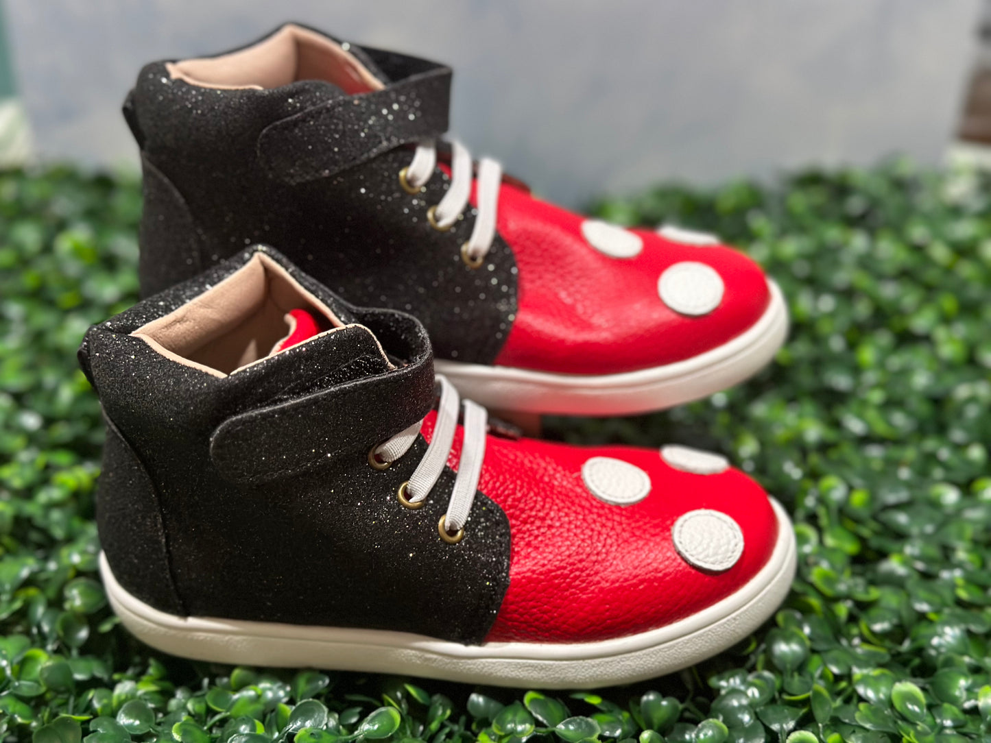 Carter Sneakers Mouse