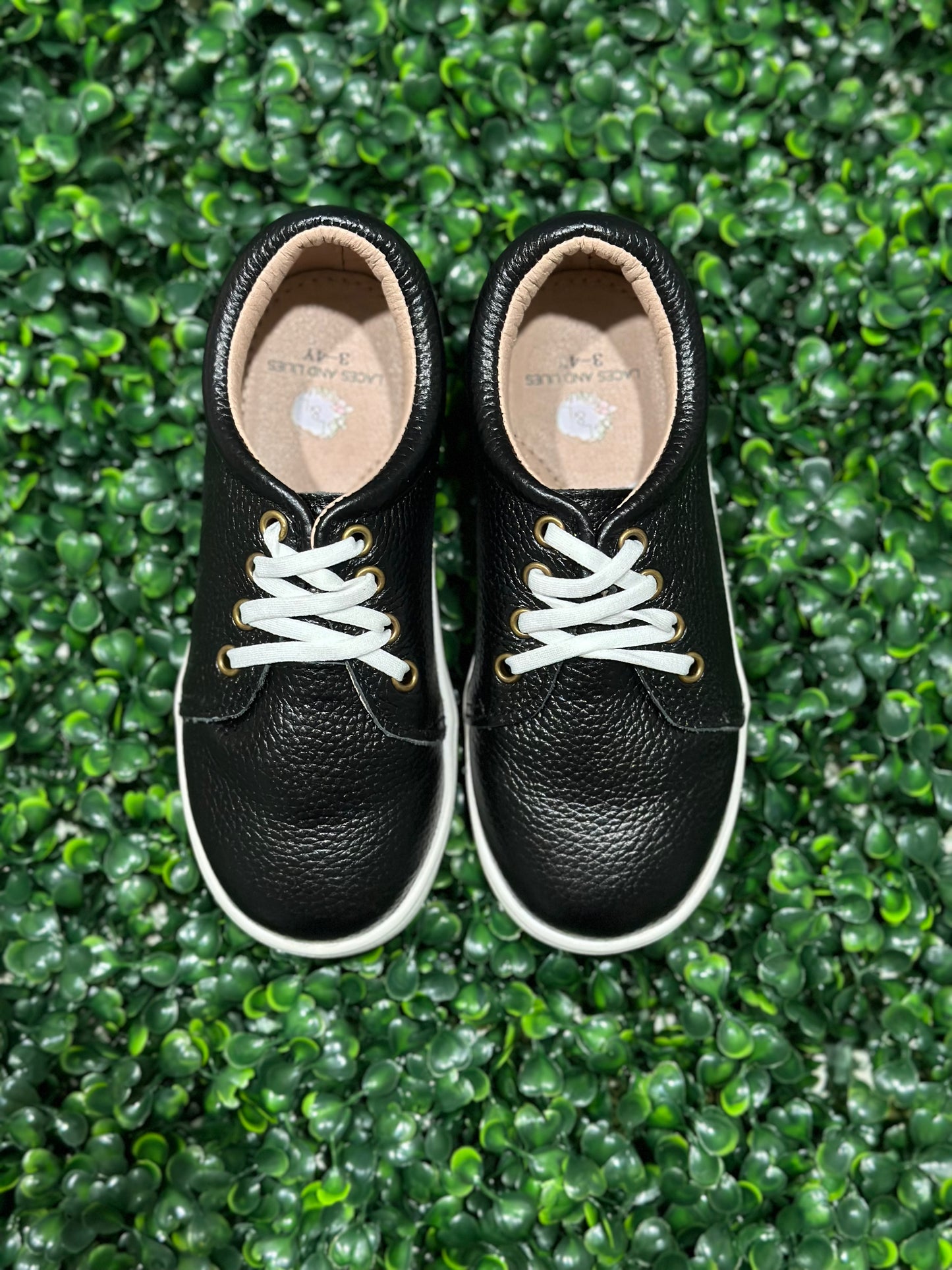 Magnolia Sneakers Black