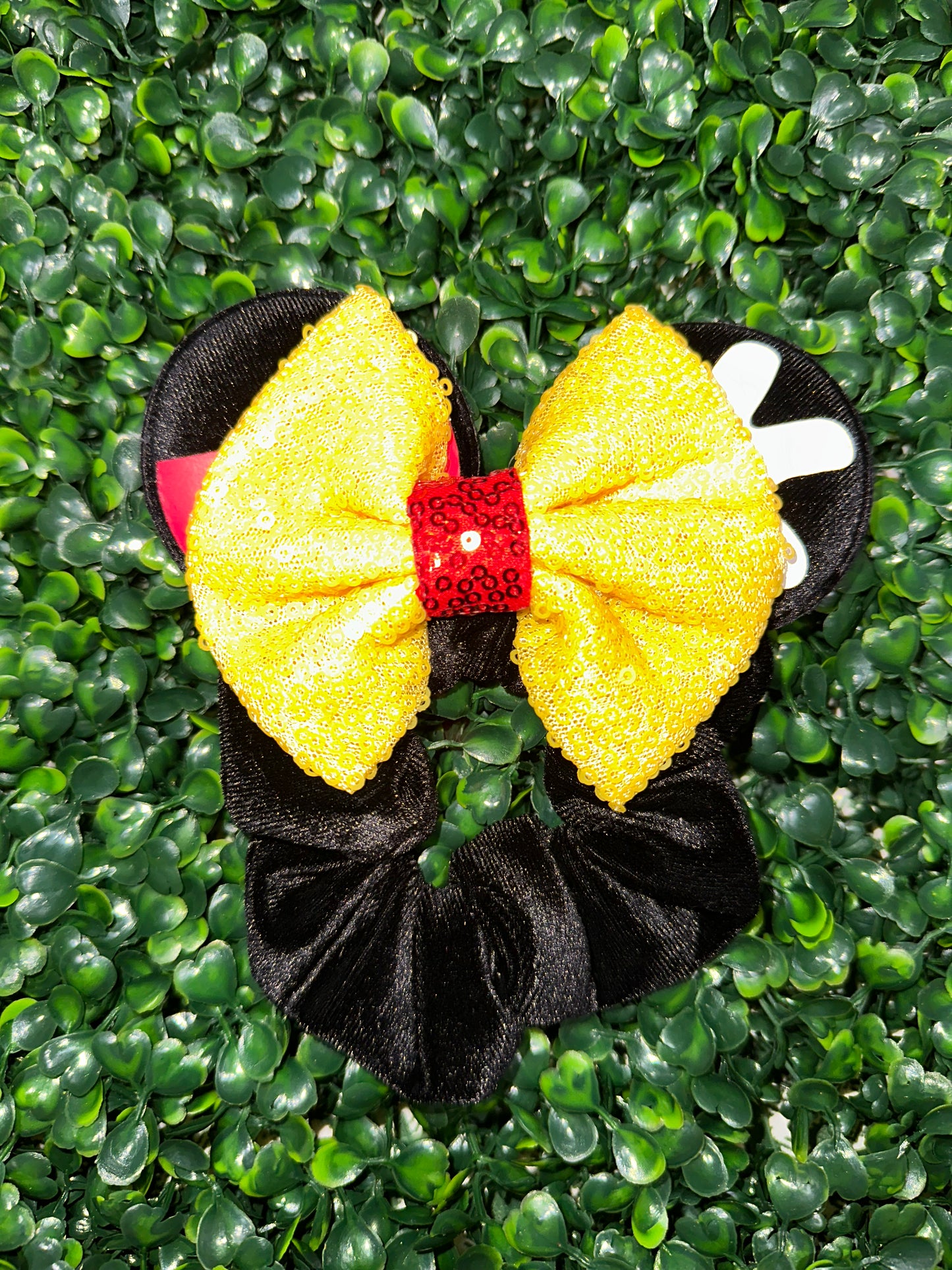 Scrunchie Hand Wave