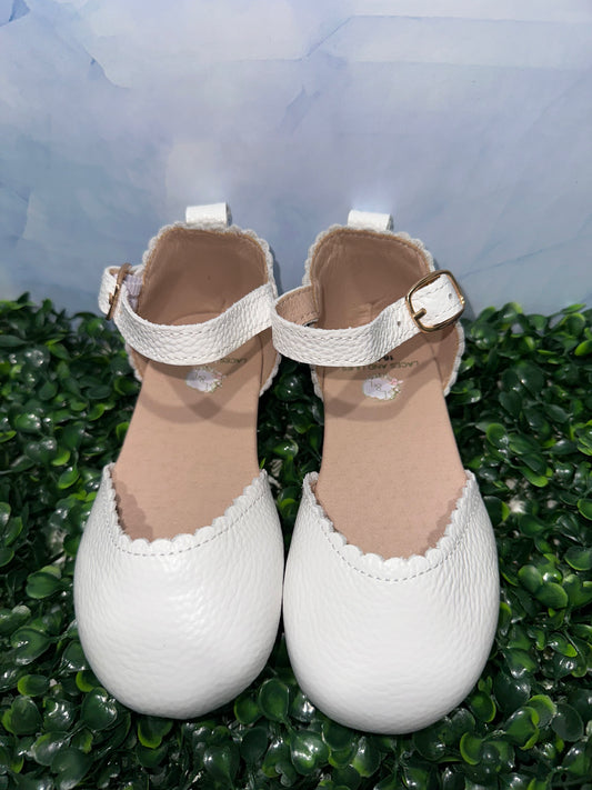 Genevieve Flats White