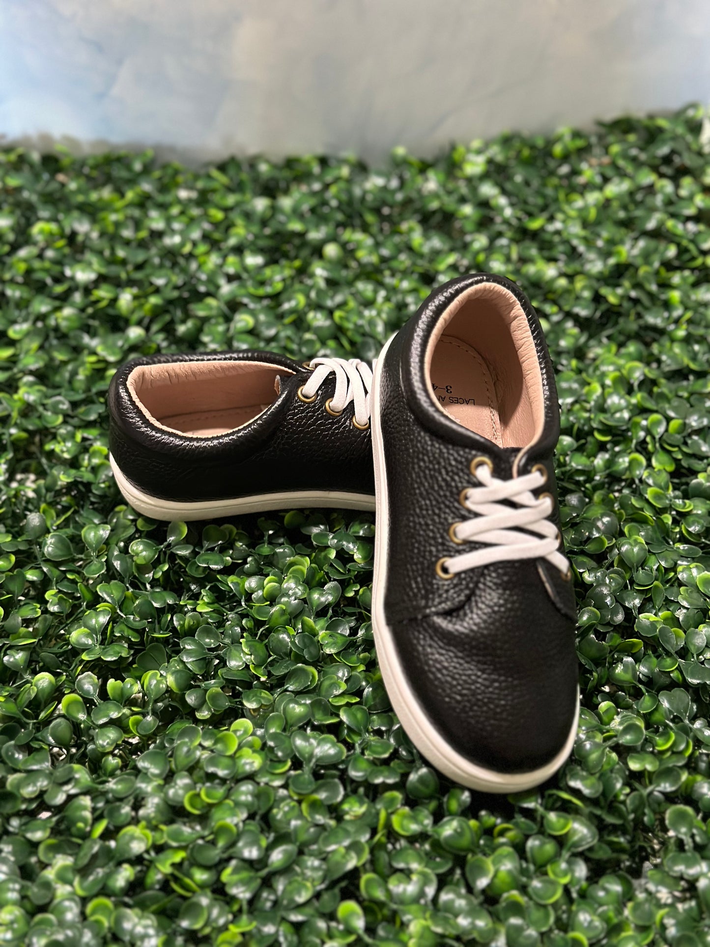 Magnolia Sneakers Black