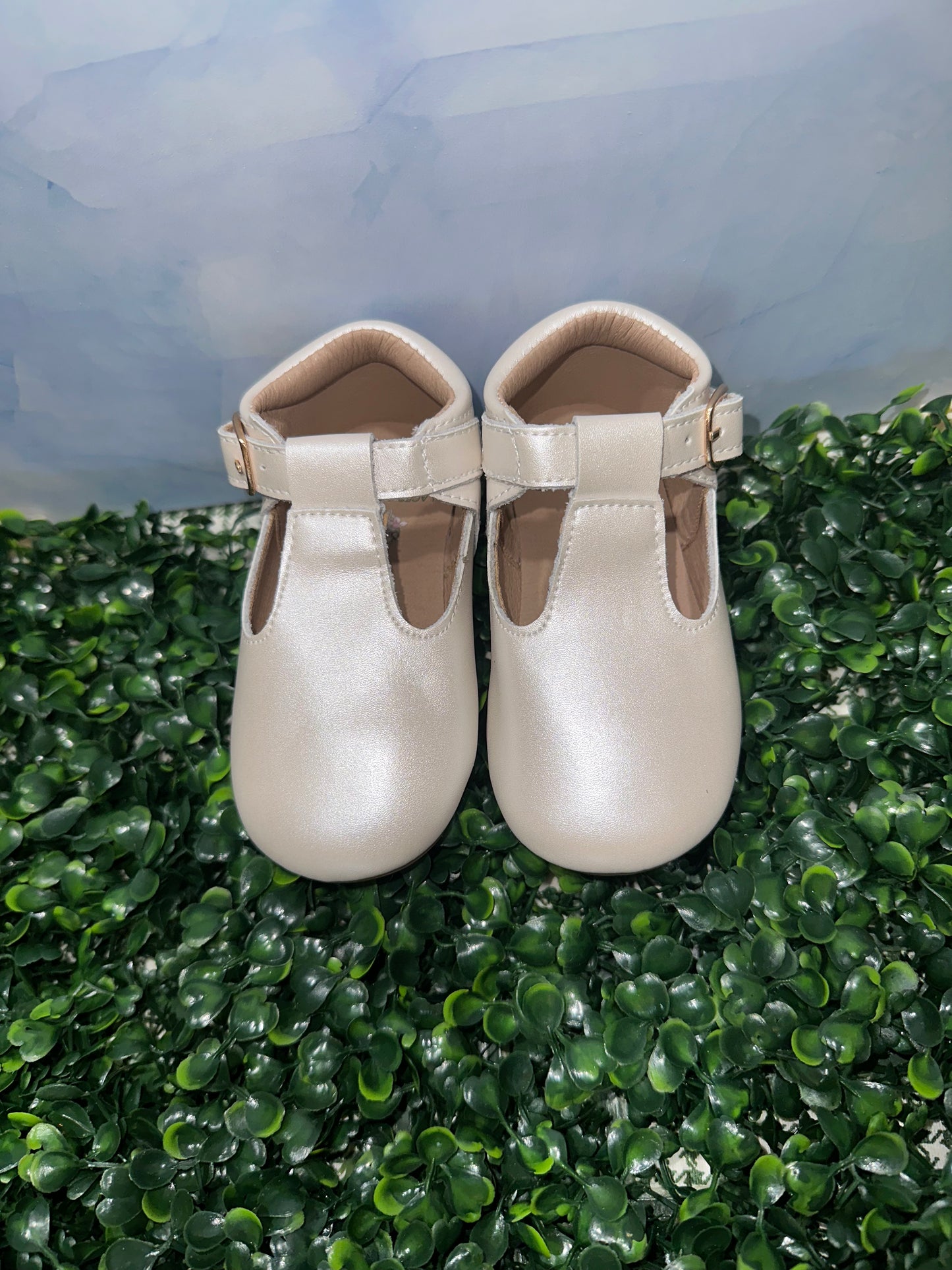 Iris Flats Pastel Pearl White